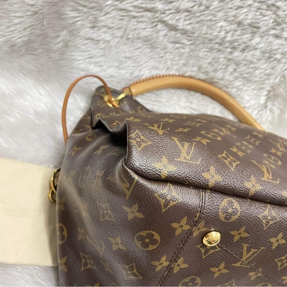 Louis Vuitton Artsy MM - Picture 9 of 15